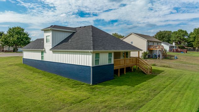 28688 S 621 Court, Grove, OK 74344