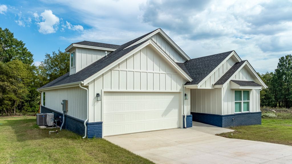 28688 S 621 Court, Grove, OK 74344