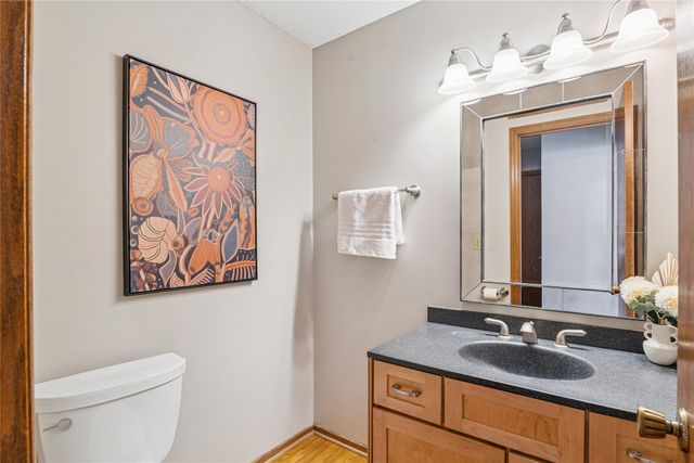 9725 Aurora Avenue, Urbandale, IA 50322