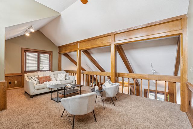 9725 Aurora Avenue, Urbandale, IA 50322