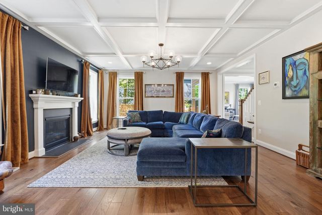 2516 VILLANOVA DR, Vienna, VA 22180