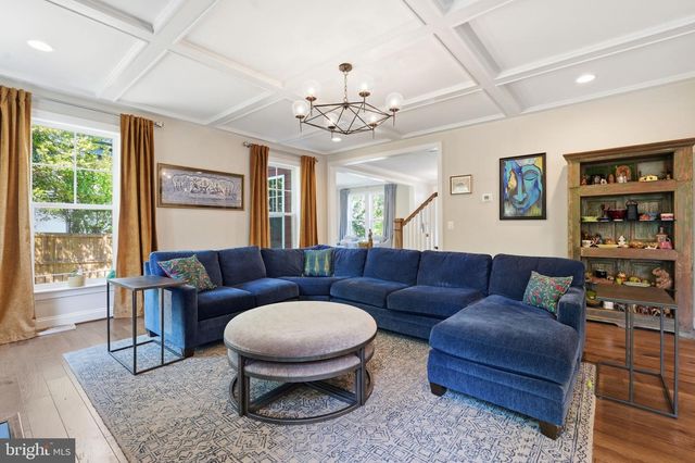 2516 VILLANOVA DR, Vienna, VA 22180
