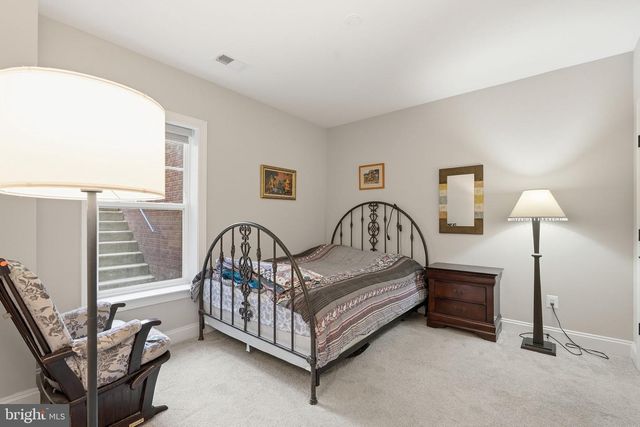 2516 VILLANOVA DR, Vienna, VA 22180