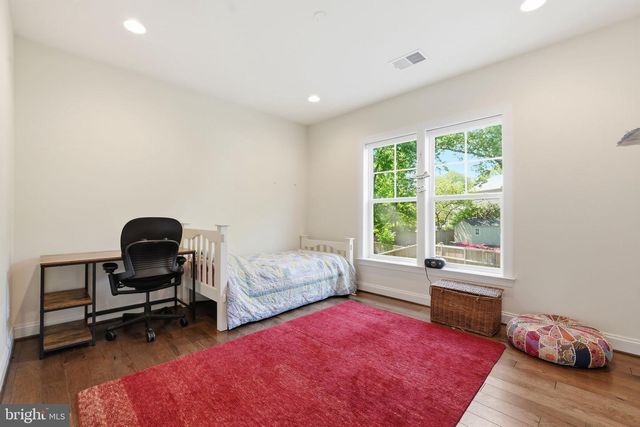2516 VILLANOVA DR, Vienna, VA 22180