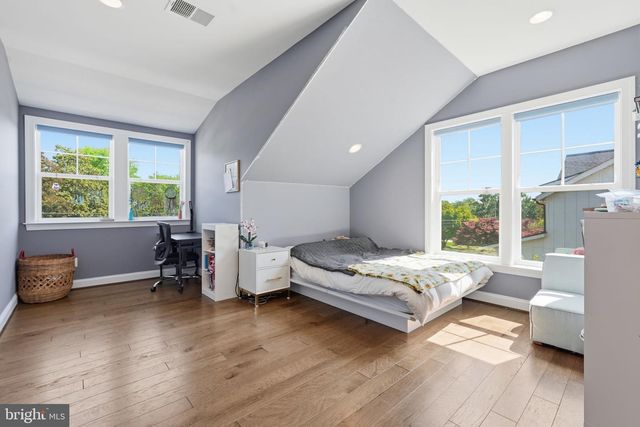 2516 VILLANOVA DR, Vienna, VA 22180