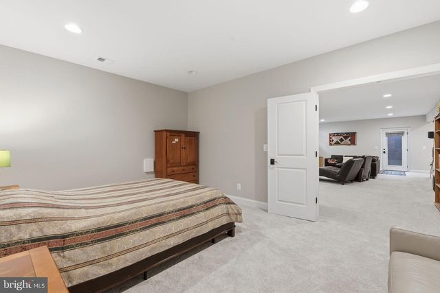 2516 VILLANOVA DR, Vienna, VA 22180