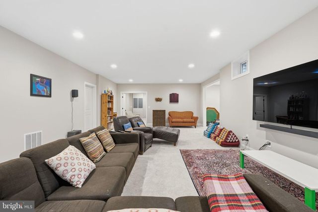 2516 VILLANOVA DR, Vienna, VA 22180