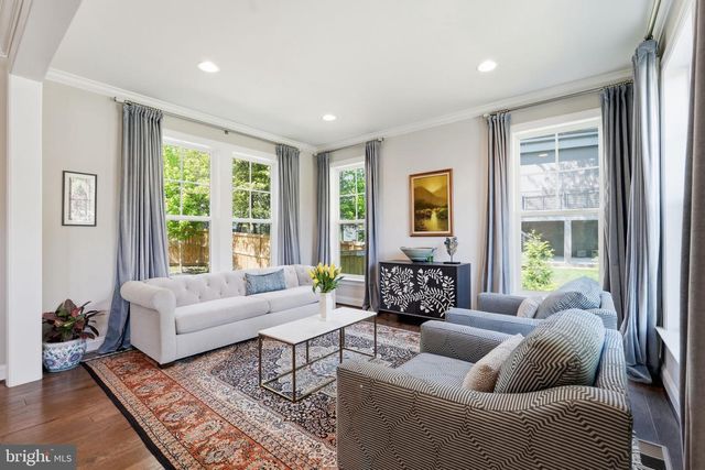 2516 VILLANOVA DR, Vienna, VA 22180