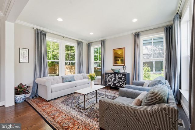 2516 VILLANOVA DR, Vienna, VA 22180
