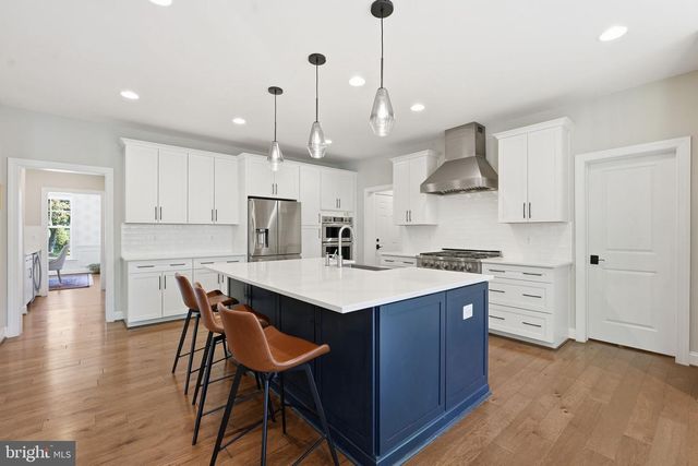 2516 VILLANOVA DR, Vienna, VA 22180