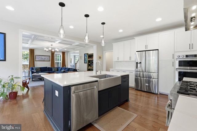 2516 VILLANOVA DR, Vienna, VA 22180