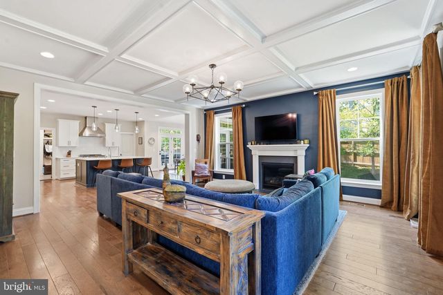 2516 VILLANOVA DR, Vienna, VA 22180