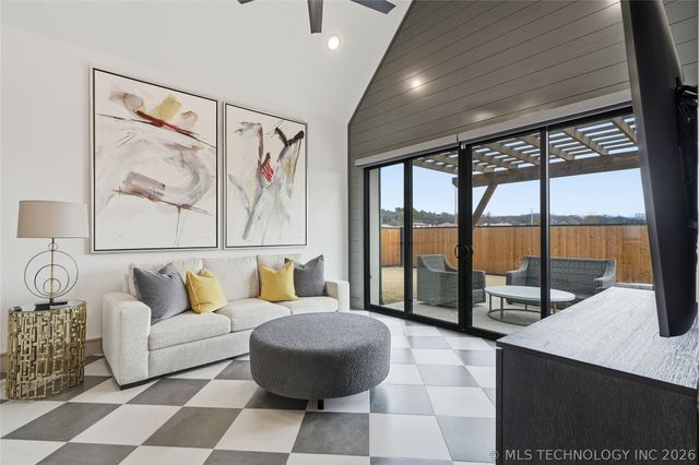 12011 S Vandalia Avenue, Tulsa, OK 74137