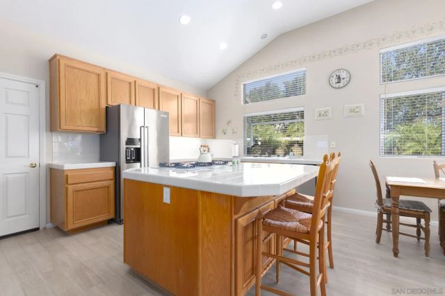 1202 Calle Sonia, Fallbrook, CA 92028