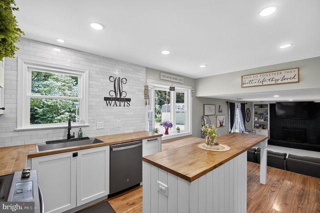 12971 OLD CHURCH RD, Nokesville, VA 20181