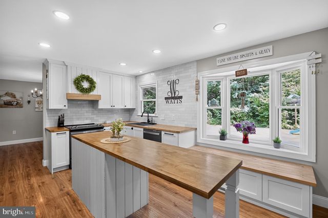 12971 OLD CHURCH RD, Nokesville, VA 20181