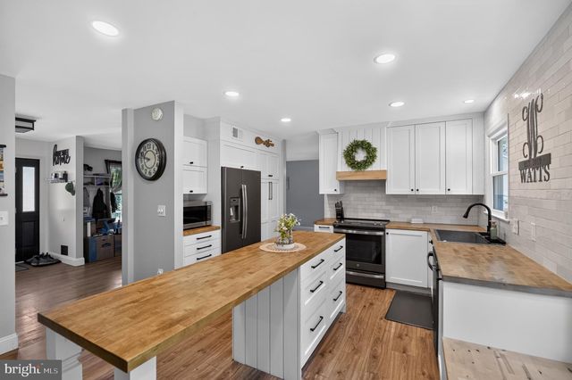12971 OLD CHURCH RD, Nokesville, VA 20181