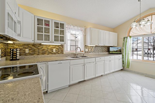 3690 Commonwealth Road, Woodbury, MN 55125