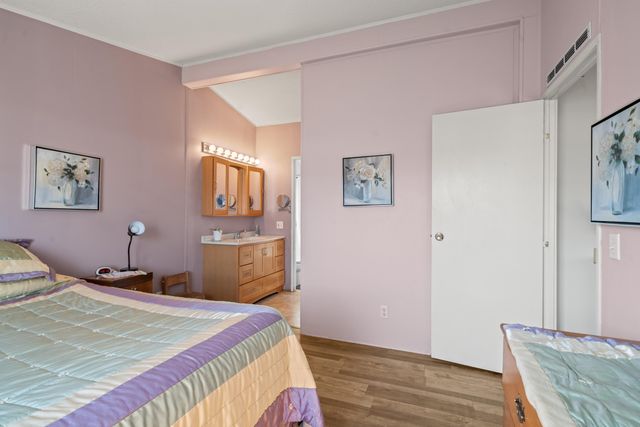 1570 S Peach Street SPC 65, Medford, OR 97501