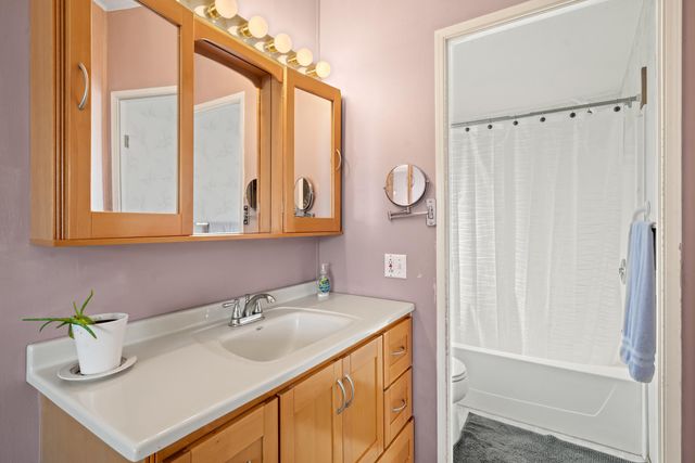 1570 S Peach Street SPC 65, Medford, OR 97501