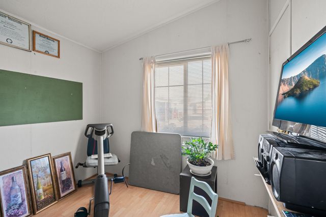 1570 S Peach Street SPC 65, Medford, OR 97501