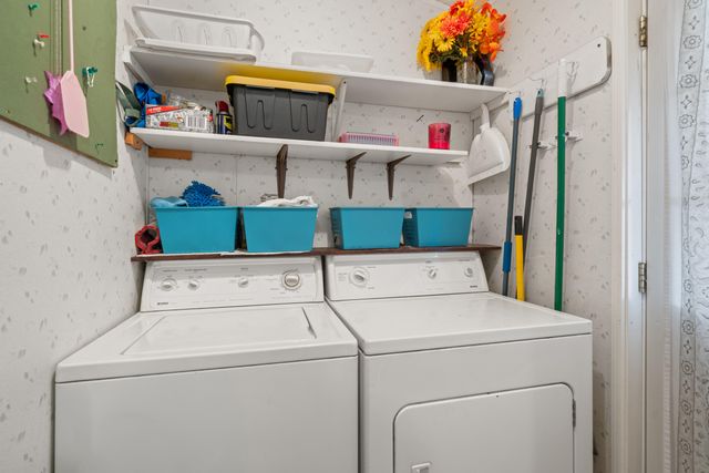 1570 S Peach Street SPC 65, Medford, OR 97501