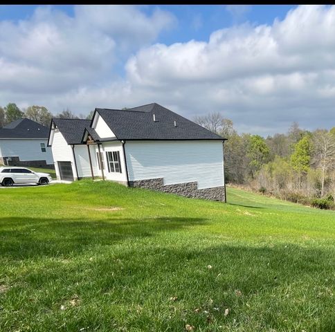 527 Hog Back Ridge Rd, Bethpage, TN 37022