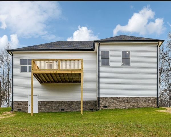 527 Hog Back Ridge Rd, Bethpage, TN 37022