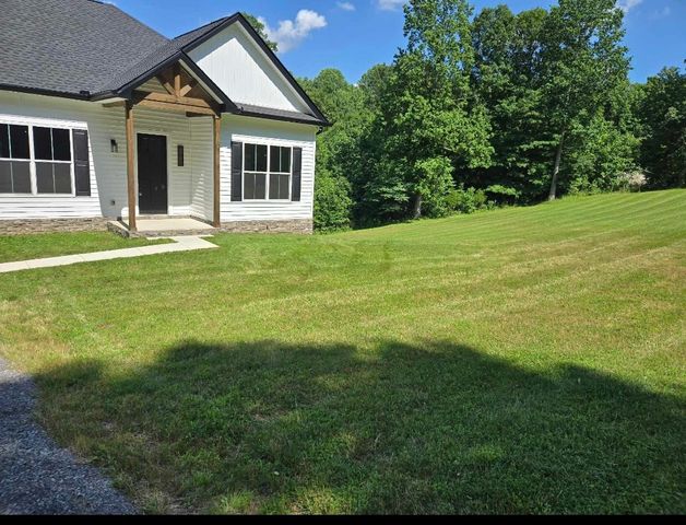 527 Hog Back Ridge Rd, Bethpage, TN 37022