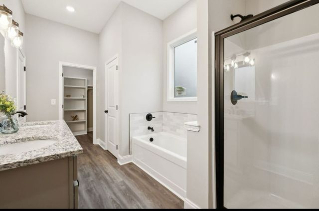 527 Hog Back Ridge Rd, Bethpage, TN 37022