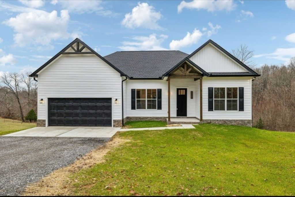 527 Hog Back Ridge Rd, Bethpage, TN 37022