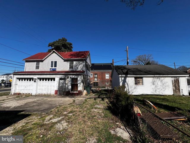 54 RIGGS RD NE, Washington, DC 20011