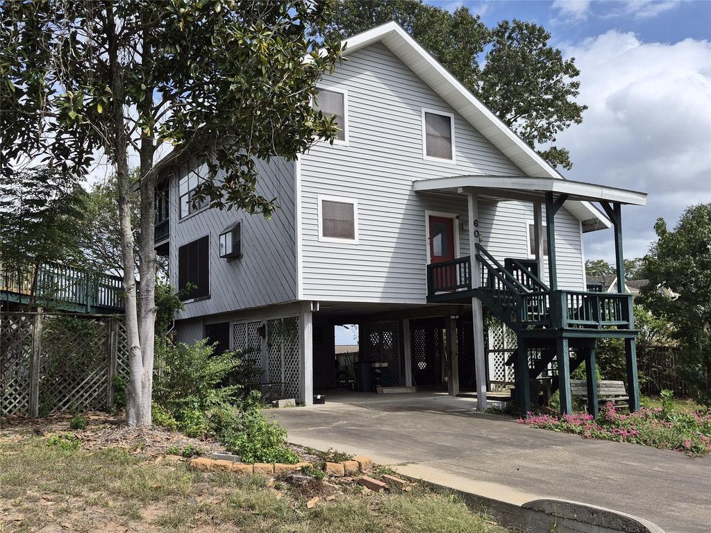 60 Hillcrest Drive, Coldspring, TX 77331