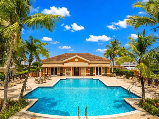 3232 SW 22nd Ter 802, Miami, FL 33145