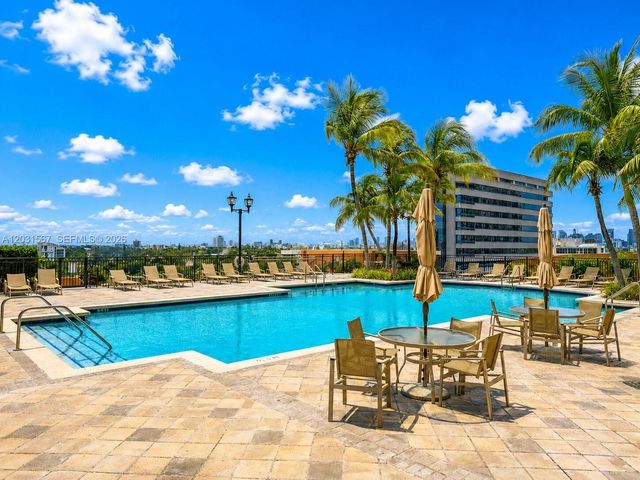 3232 SW 22nd Ter 802, Miami, FL 33145