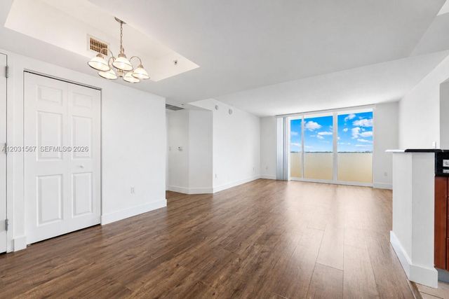 3232 SW 22nd Ter 802, Miami, FL 33145