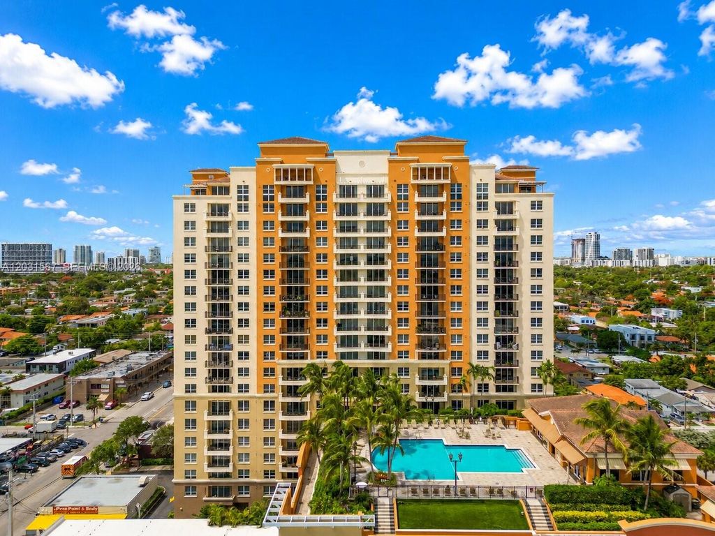 3232 SW 22nd Ter 802, Miami, FL 33145