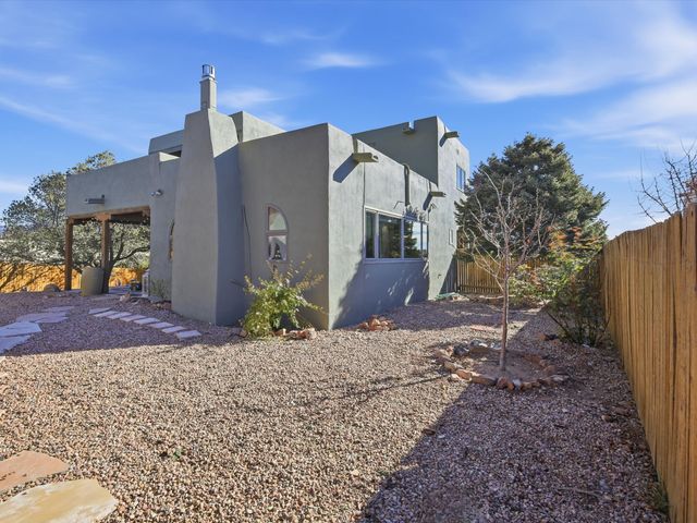 2708 Via Caballero del Sur, Santa Fe, NM 87505