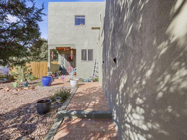 2708 Via Caballero del Sur, Santa Fe, NM 87505