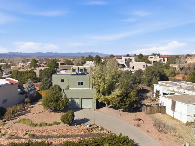 2708 Via Caballero del Sur, Santa Fe, NM 87505