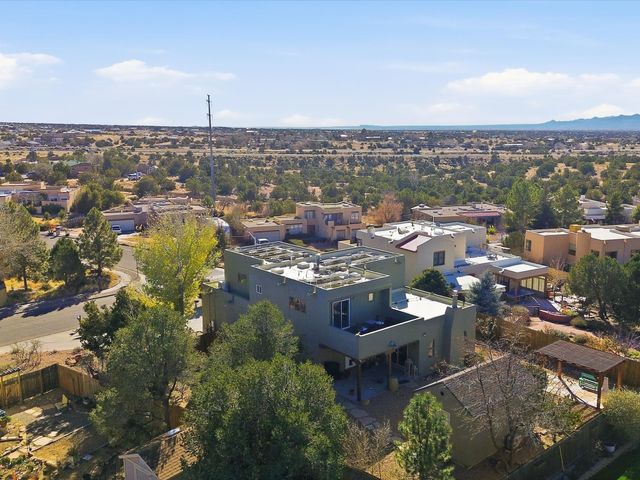 2708 Via Caballero del Sur, Santa Fe, NM 87505