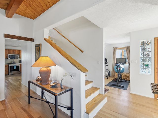 2708 Via Caballero del Sur, Santa Fe, NM 87505