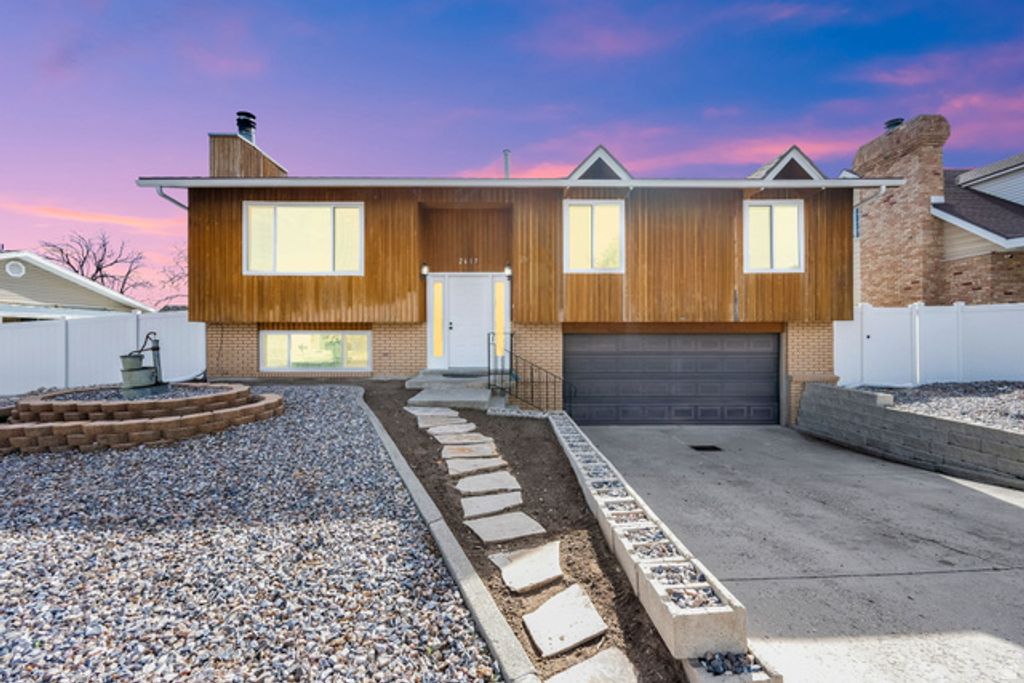 2617 W DONNAWOOD CIR, Salt Lake City, UT 84129