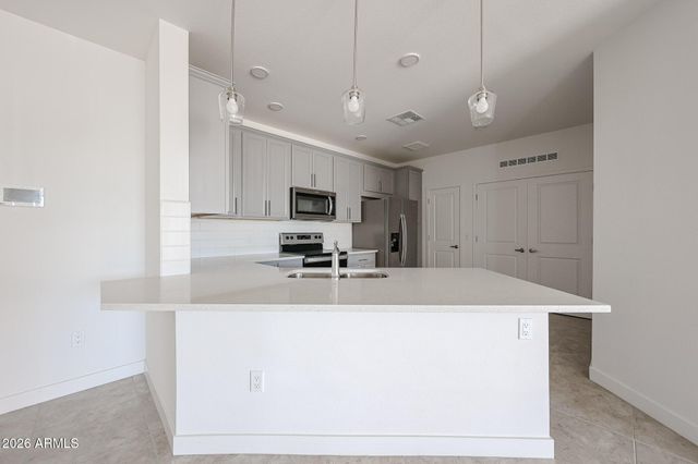 2511 W QUEEN CREEK Road 171, Chandler, AZ 85248