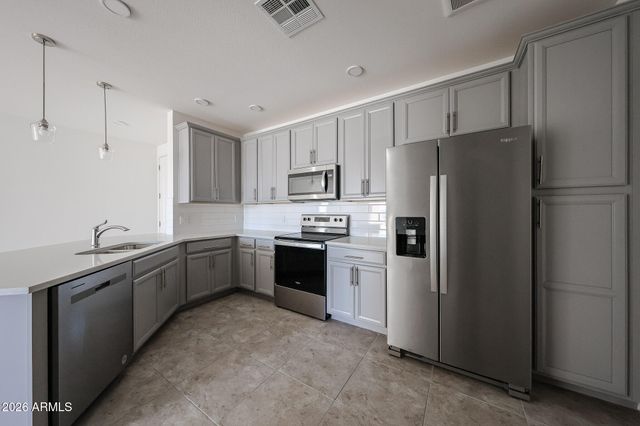 2511 W QUEEN CREEK Road 171, Chandler, AZ 85248