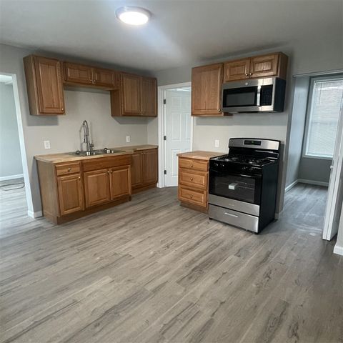 2209 Leahy Street, Muskegon, MI 49444