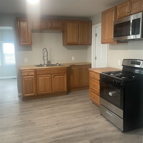 2209 Leahy Street, Muskegon, MI 49444