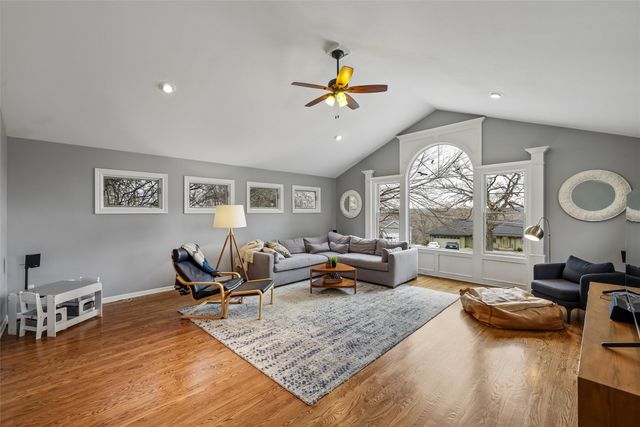 3939 River Oaks Drive, Des Moines, IA 50312