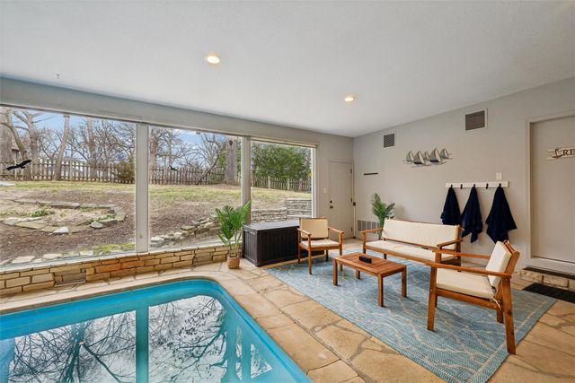 3939 River Oaks Drive, Des Moines, IA 50312