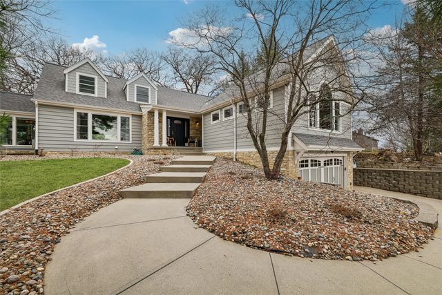 3939 River Oaks Drive, Des Moines, IA 50312